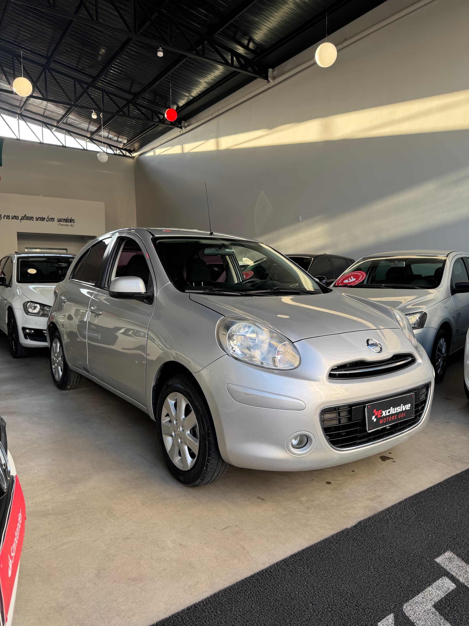 Nissan March 1.6 SV